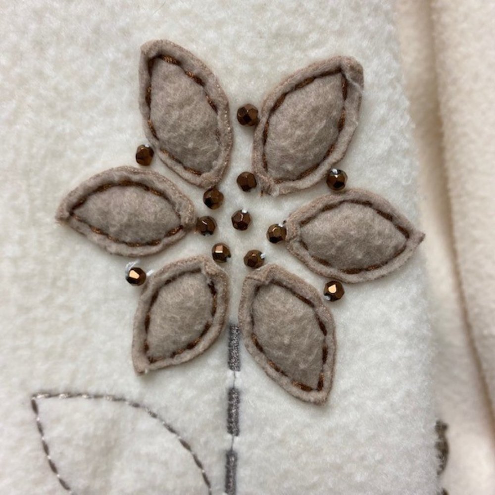 Alfred Dunner Zip Up Fleece Jacket w/Beaded‎ Floral Applique - Picture 3 of 10